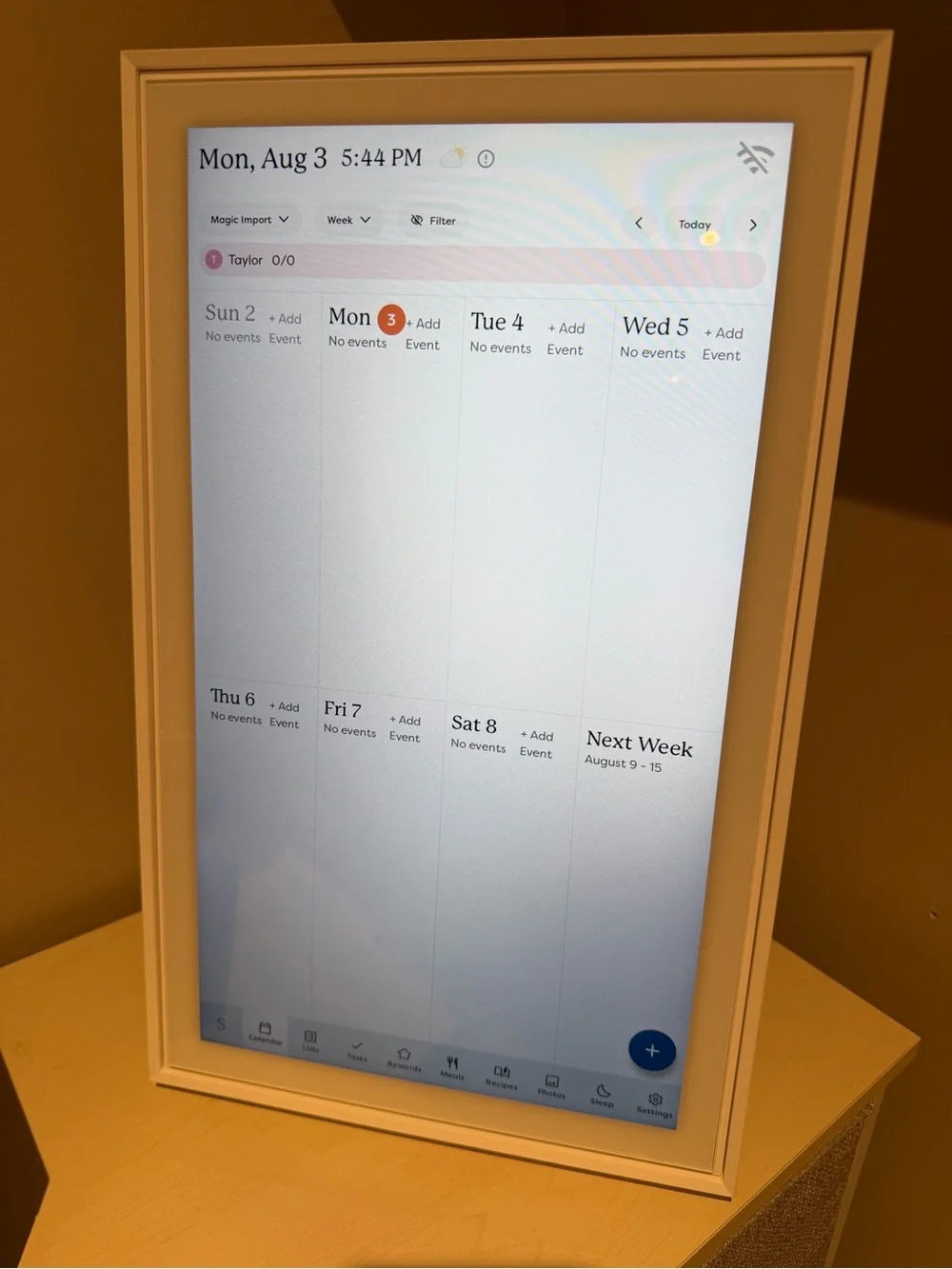 Digital Photo Frame in White -